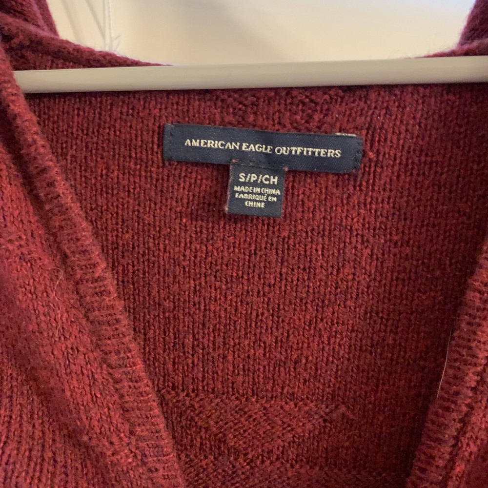 Hooded maroon sweater